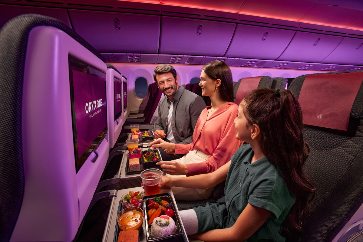 18_B777 Economy family Dining_FINAL_PREVIEW - Copy.jpg