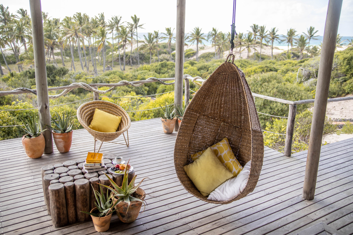 Travessia-Beach-Lodge-Mozambique-Lounge Deck.jpg