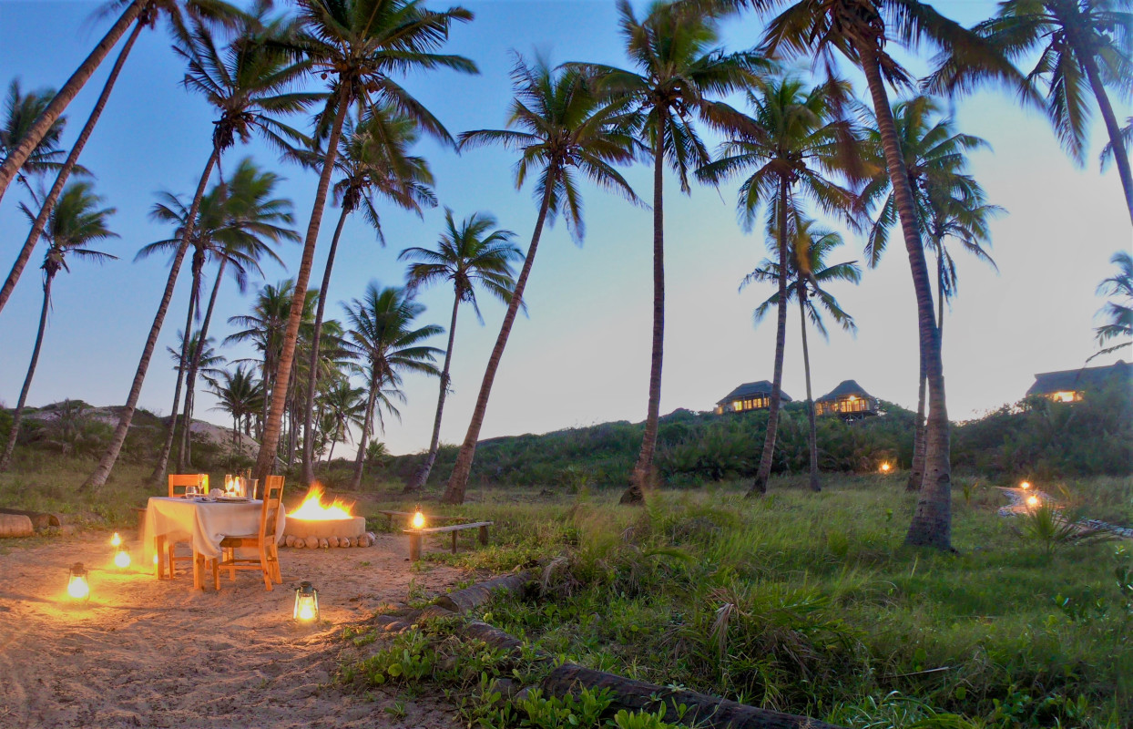 Travessia-Beach-Lodge-Mozambique-Romantic-Dinner.jpeg