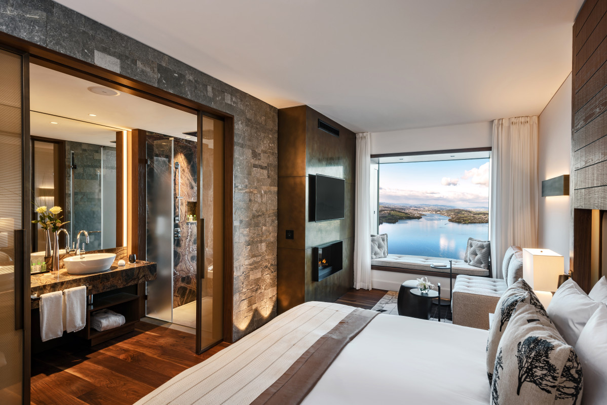 The Contemporary_Contemporary Lake View Bay Suite_©Bürgenstock Resort Lake Lucerne.jpg