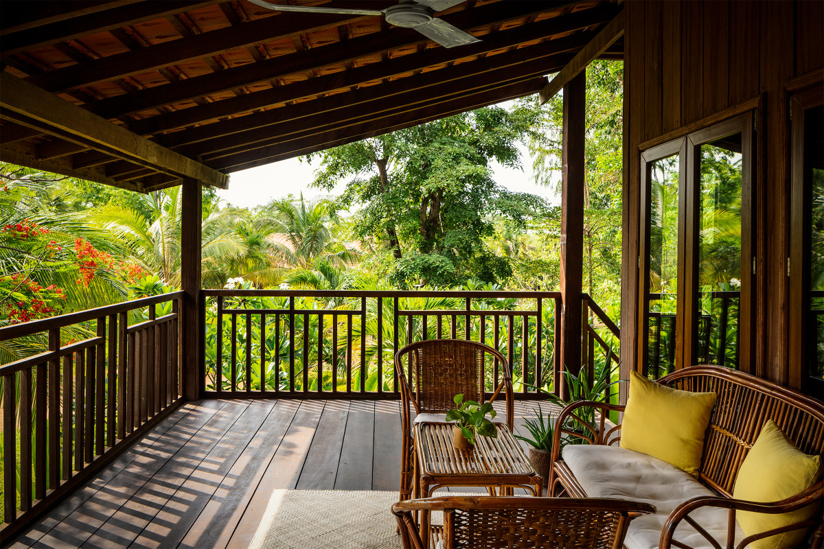 Premium Khmer Bungalow–Terrasse.jpg